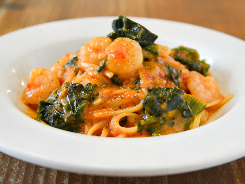 ぷりぷり海老とほうれん草のトマトクリーム