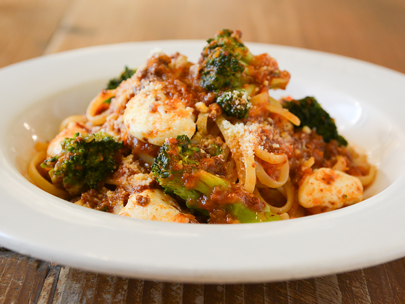 ブロッコリーと2種のチーズの濃厚ボロネーゼ