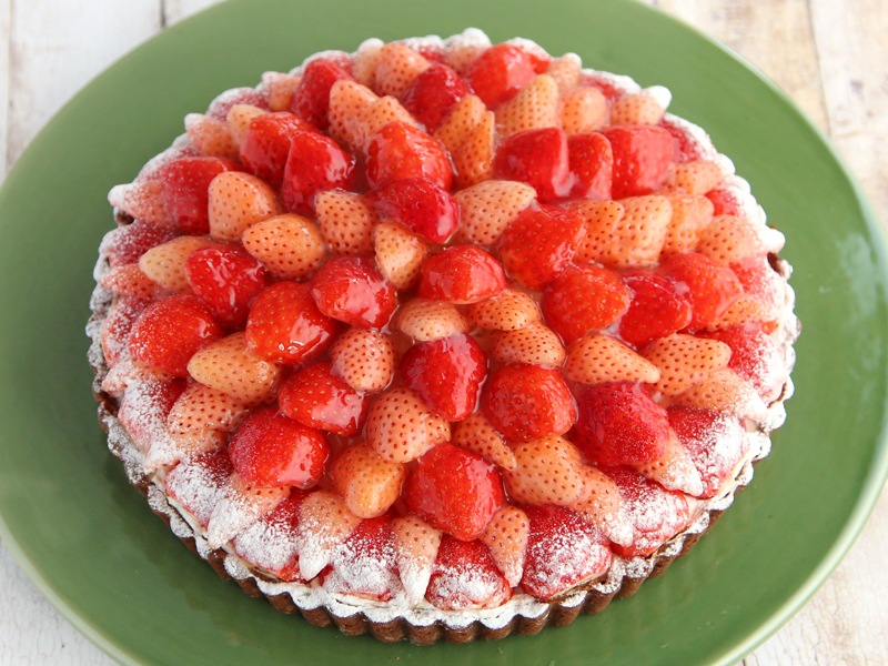 タルト・オ・フレーズ・ルージュ・エ・ブランシュ